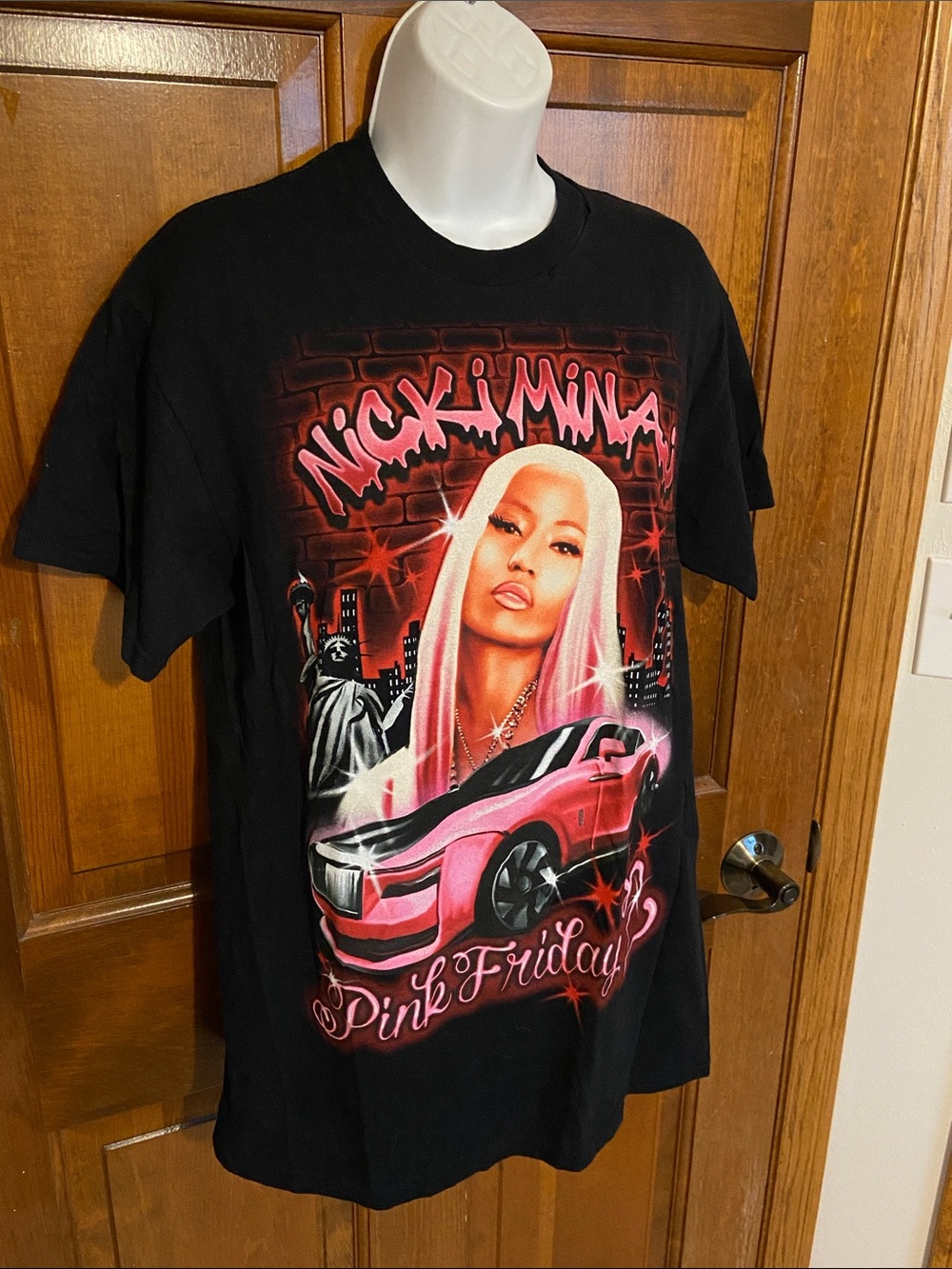Nicki Minaj Pink Friday 2 graphic t-shirt. airbrush-style graphic Size Medium - Picture 2 of 5